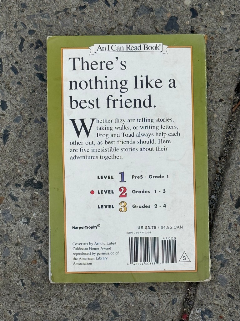Back cover of the book 'There's nothing like a best friend', part of the 'An I Can Read Book' series, showcasing a summary about Frog and Toad's friendship and adventures.